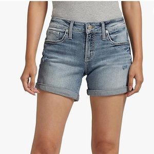 NWT Silver Jeans Co. Women's Boyfriend Mid Rise Short, size 23 or XS
